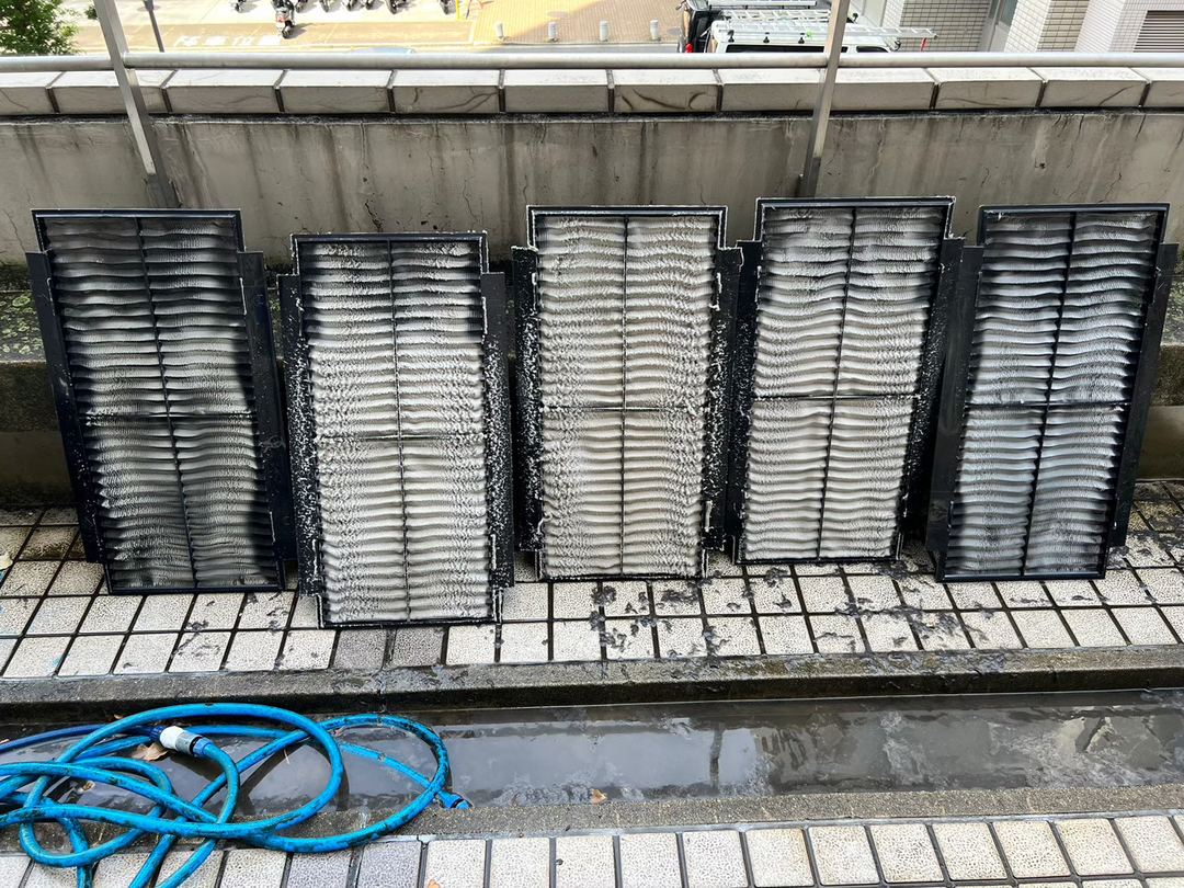 吹田市 大学病院 エアコンフィルタークリーニング（施工前）の施工事例