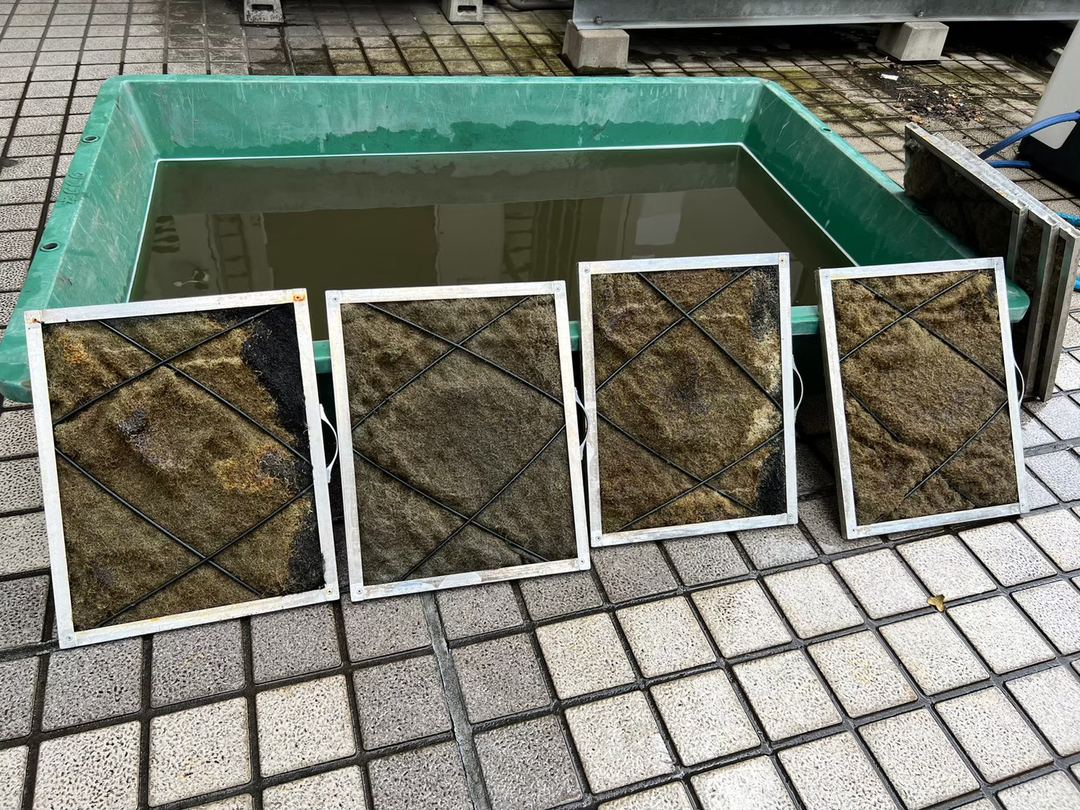 吹田市 エアコンフィルタークリーニング（施工前）の施工事例