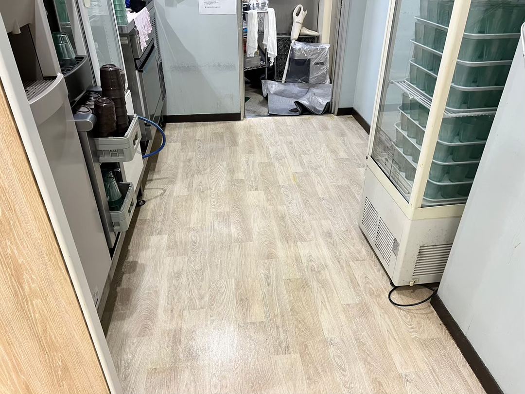 吹田市 床ワックス剥離（施工後）の施工事例
